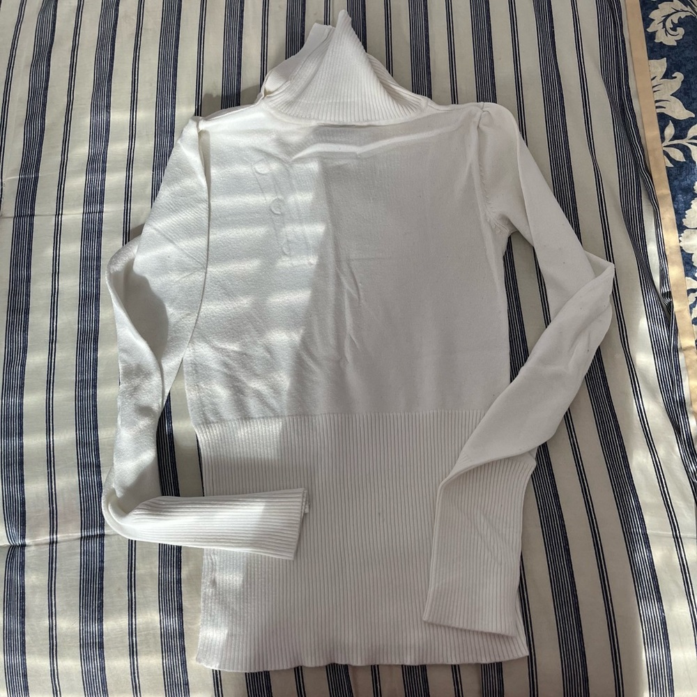 White Long Sleeve - Picture 3 of 4